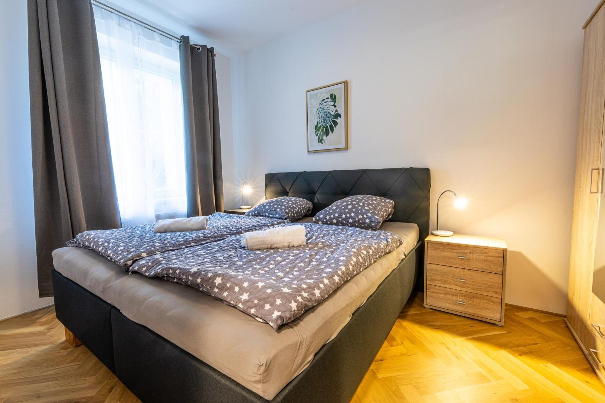 Apartment Spoon 1a